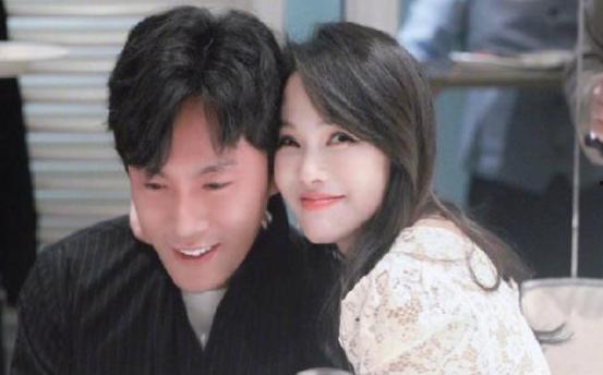 娱乐吃瓜男星推荐老婆,男星心选贤妻,揭秘明星夫妻甜蜜日常